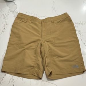 EUC❗️The Northface Active Shorts - size 34